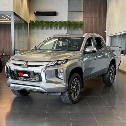 MITSUBISHI L200 TRITON 2.4 16V TURBO DIESEL SPORT HPE-S CD 4P 4X4 AUTOMÁTICO MITSUBISHI L200 TRITON 2.4 16V TURBO DIESEL SPORT HPE-S CD 4P 4X4 AUTOMÁTICO